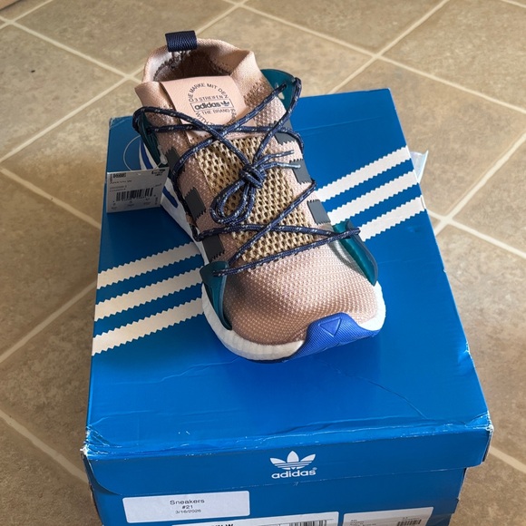 adidas Pink Knit Sneakers with Blue Accents - Picture 5 of 9